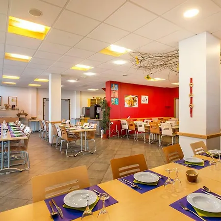 Centre International De Sejour - Le Mittel Hotel 2*
